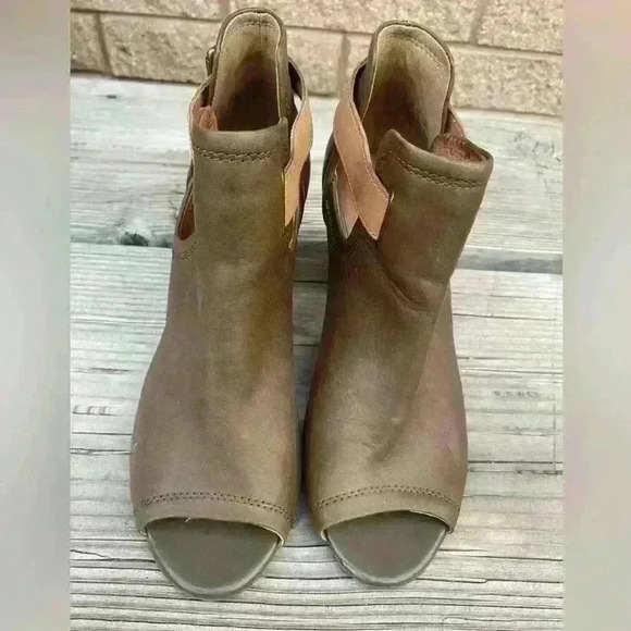 Clarks Artesian heal open toe SZ 8 leather - Picture 4 of 6